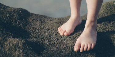 頭は天に、足は地に。地に足をつけて生きるとは。