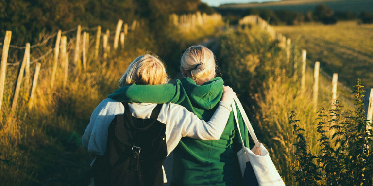 親しい人にしか言えない言葉「水臭い」