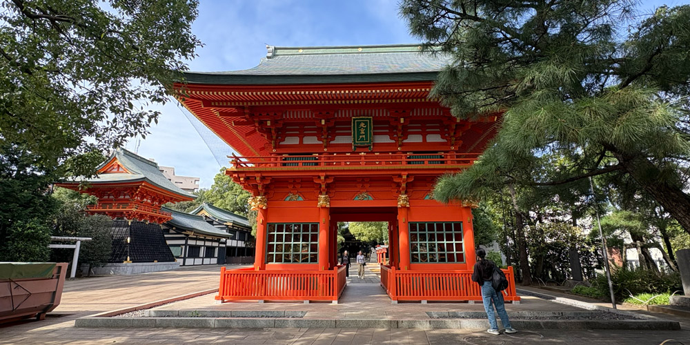 東京都新宿区にある穴八幡宮　一陽来復御守が有名