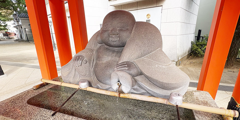 東京都新宿区にある穴八幡宮　一陽来復御守が有名