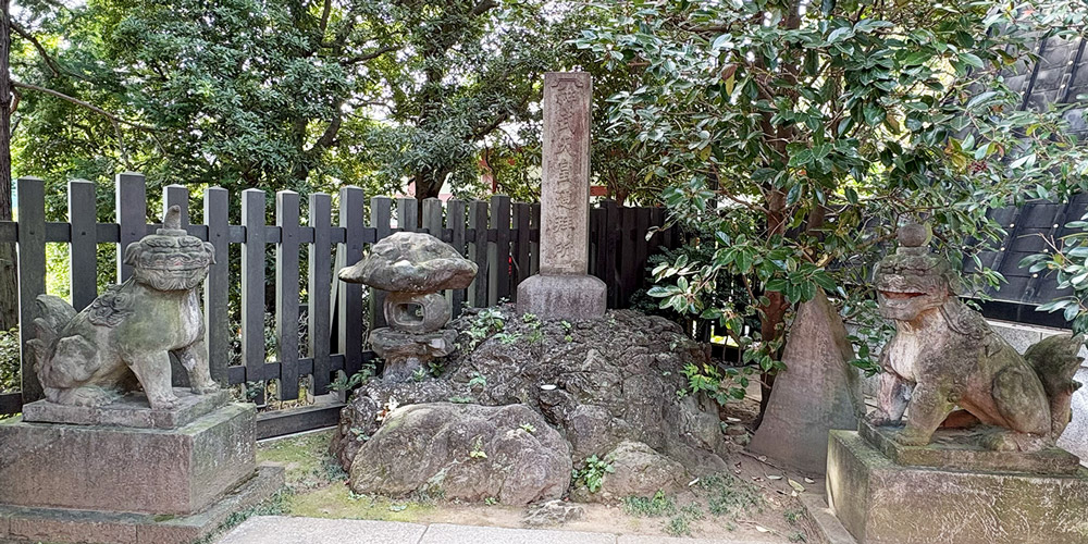東京都新宿区にある穴八幡宮　一陽来復御守が有名